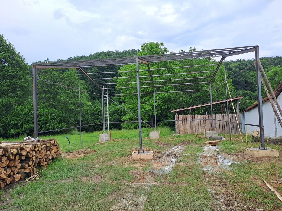 Vand hala metalică Avem pe stoc 
Asiguram transport și montaj Dorim se