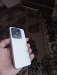 Xiaomi 15 oq xuddi shu rangdan