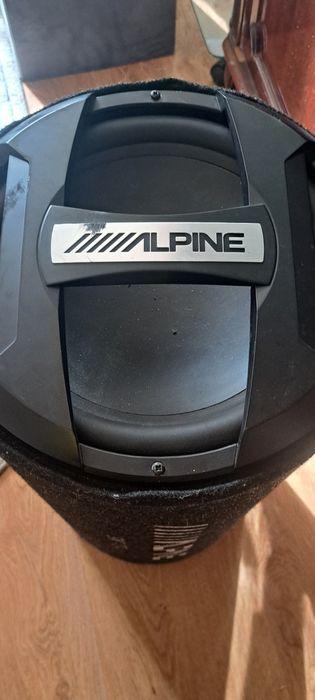 Subwoofer auto cu statie alpine