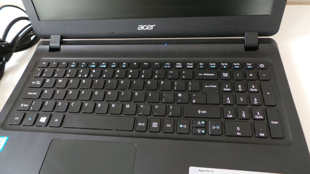 Laptop Acer Aspire ES 15