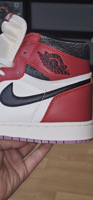 Nike Air Jordan 1 Retro High OG Chicago Lost and Found NOI Cadou Ideal