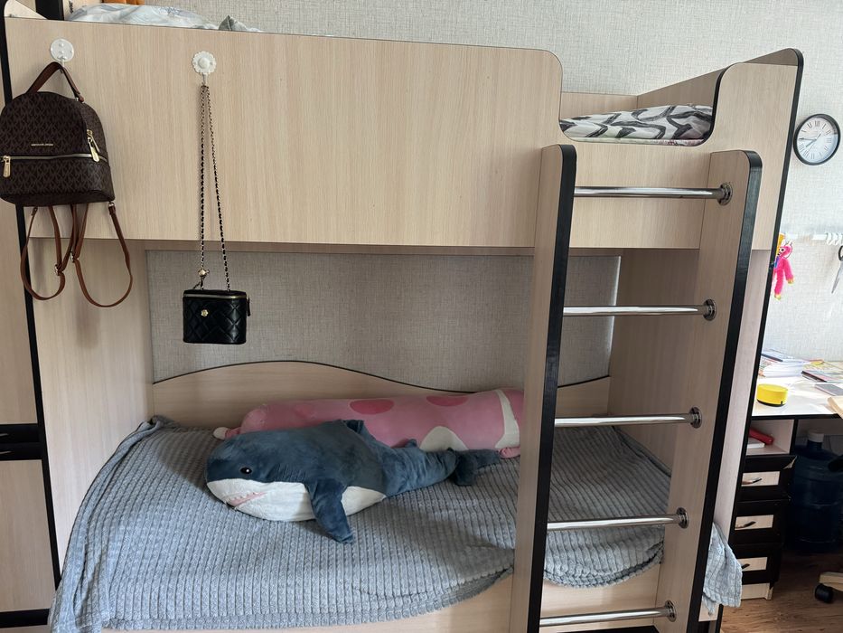 Продается двухярусная кровать