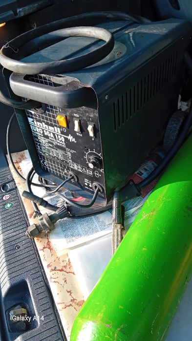 Телоподаващо с бутилка