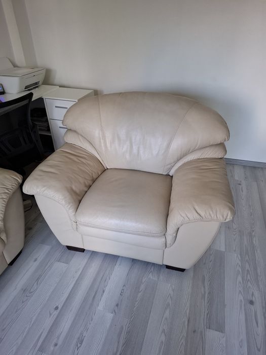 Canapea extensibilă + fotoliu din piele naturală – Mobexpert