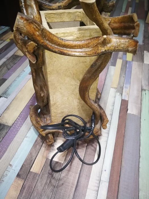 Lampa lemn exotic