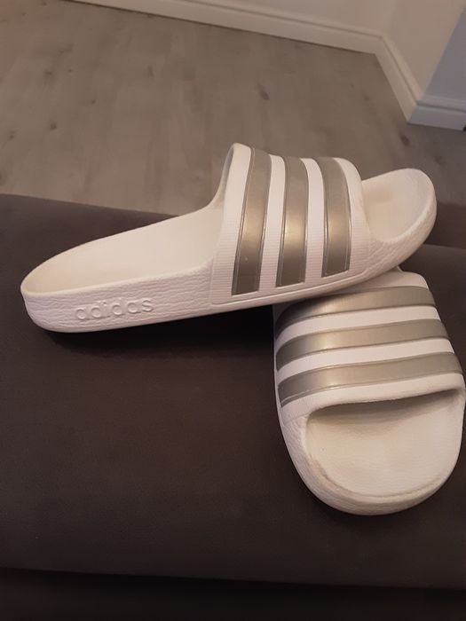 Papuci adidas fete,marimea 13k