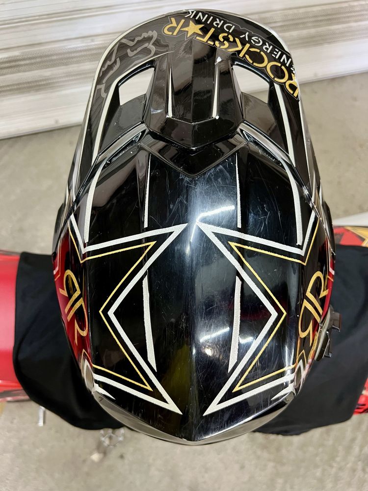 Каска Fox V2 Rockstar M