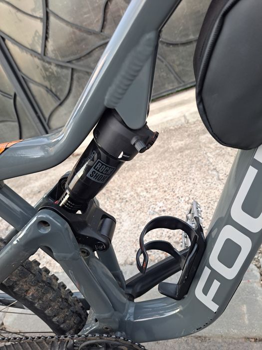 PRET SCAZUT Focus Thron 6.8 Trail – full suspension, cadru L, 29”, 12