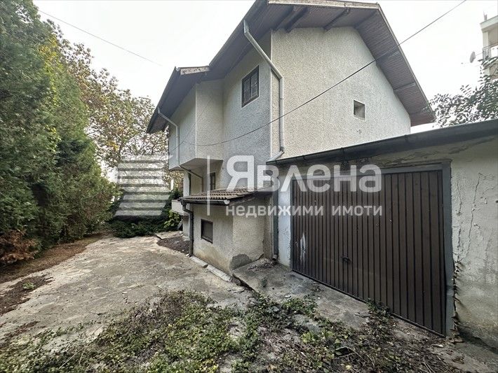Продава се Къща в Варна, м-т Св. Никола - 208 кв.м за 1811 €/кв.м - Снимка #2