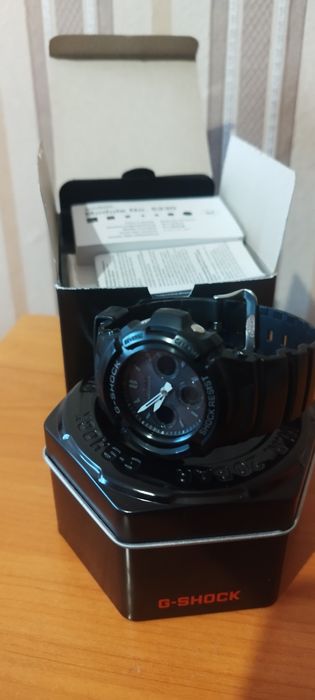 Casio g-shock AWG-M100B