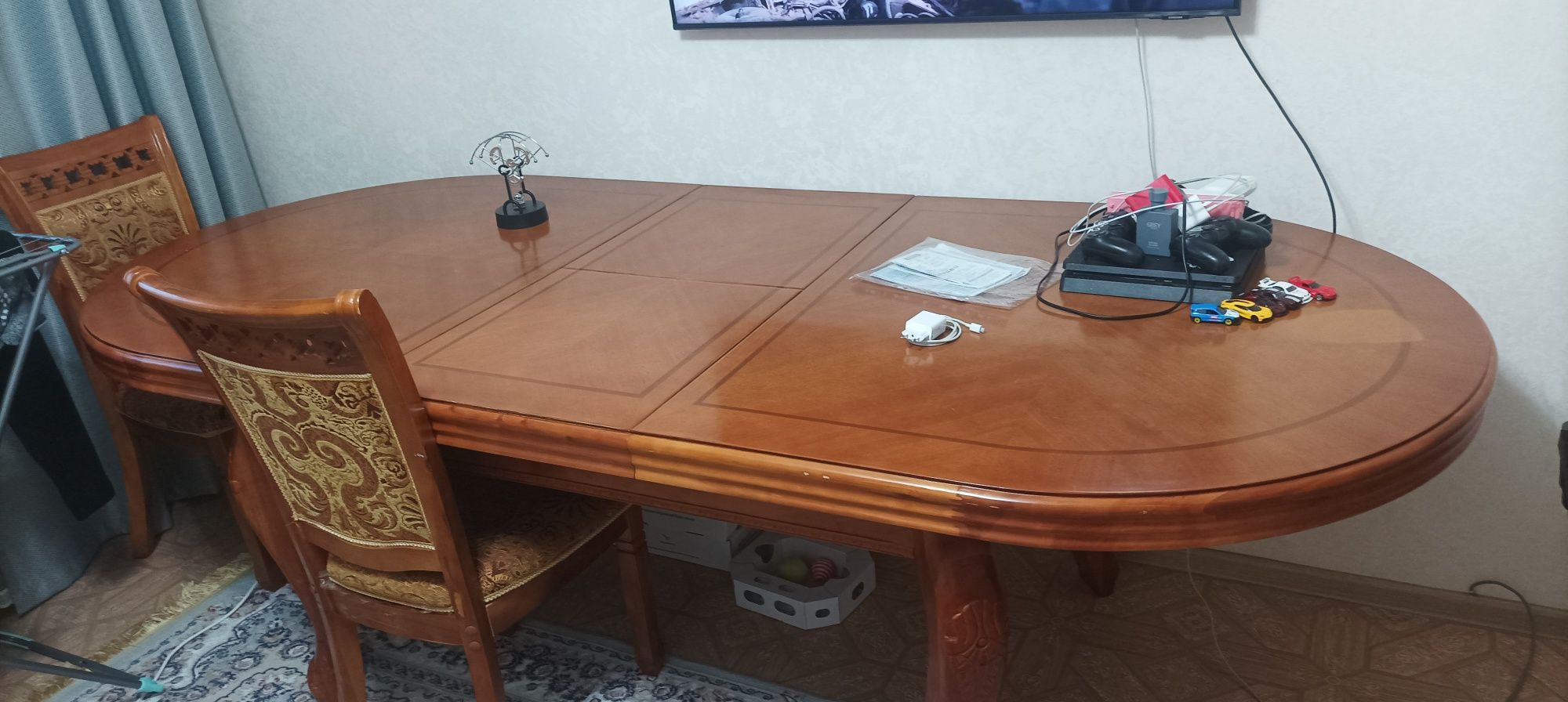 Комплект стол и стулья