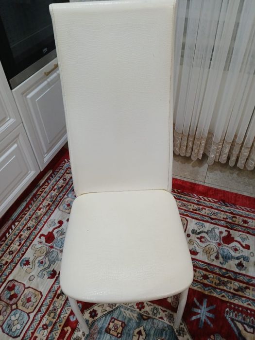 Продам стулья с чехлами эко кожа