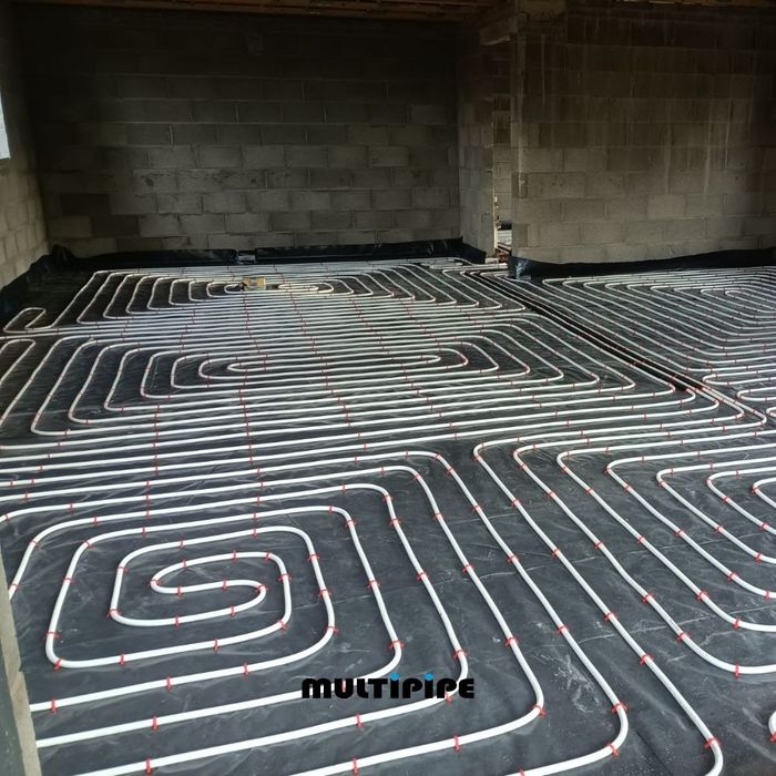 Încălzire în pardoseala, Instalator pompa de caldura