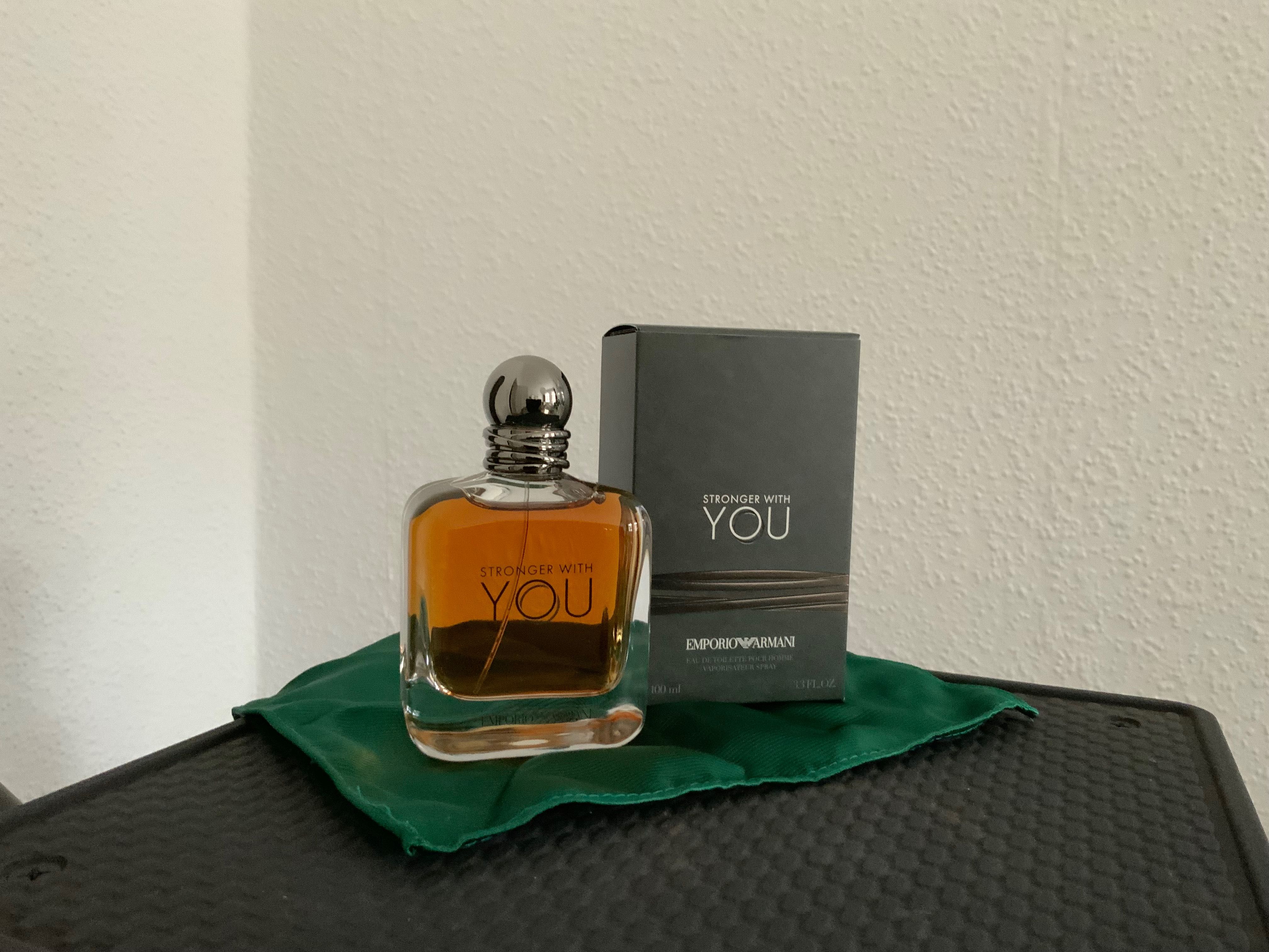Vând parfumuri originale Cumpárate în Germania