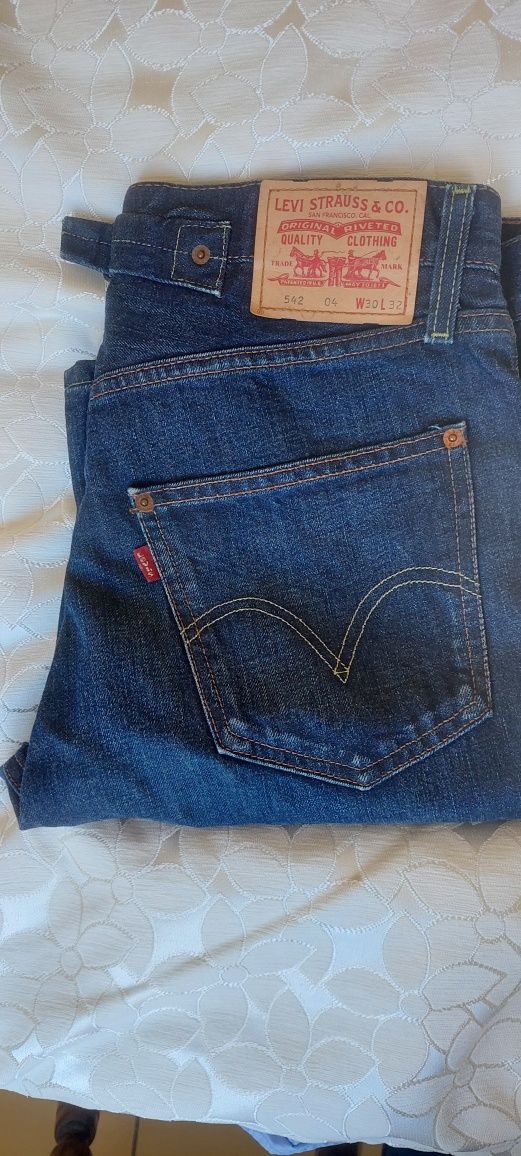 Levi's 542 30x32  heavy weight denim