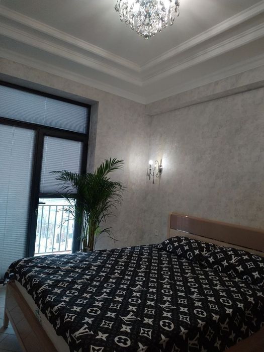 Продается 3х ком квартира в Яшнабадском районе Ж/К " Олмос резидент "