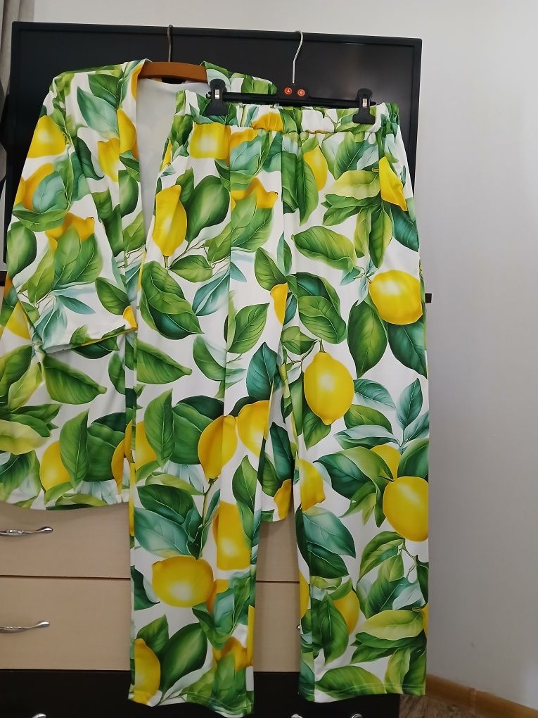 Vând costum casual de damă XL