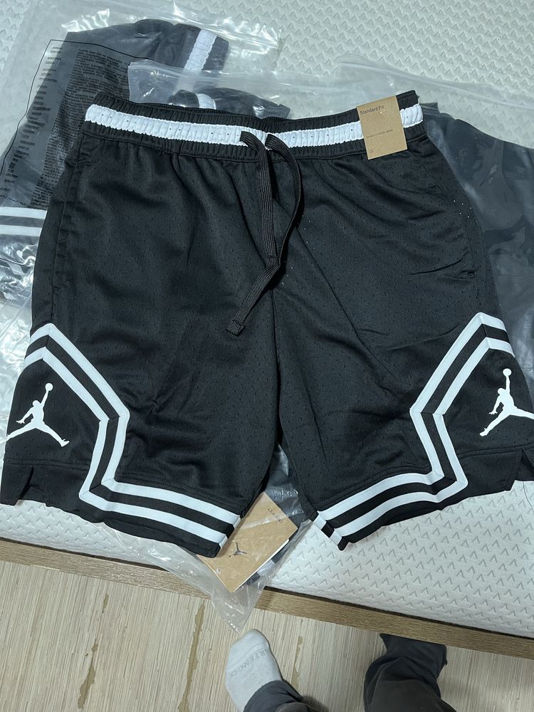 !marimi noi! Pantaloni Scurti Jordan