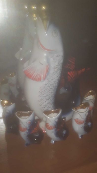 Вазы, подносы, стаканчики.