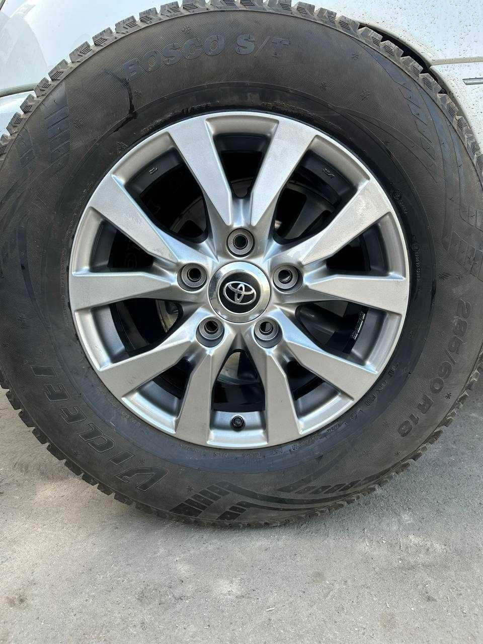 Оригинальные литые диски R18 Toyota Land Cruiser 200