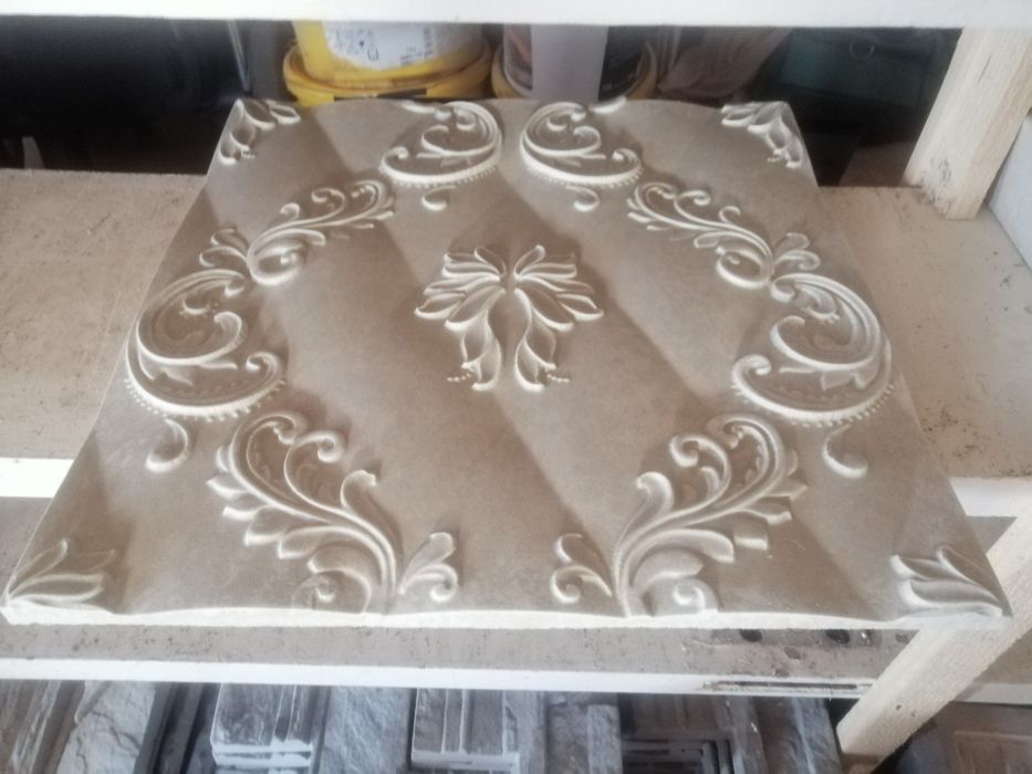 Vând și montez piatra decorativa din ciment pe alb sau griu în Suceava