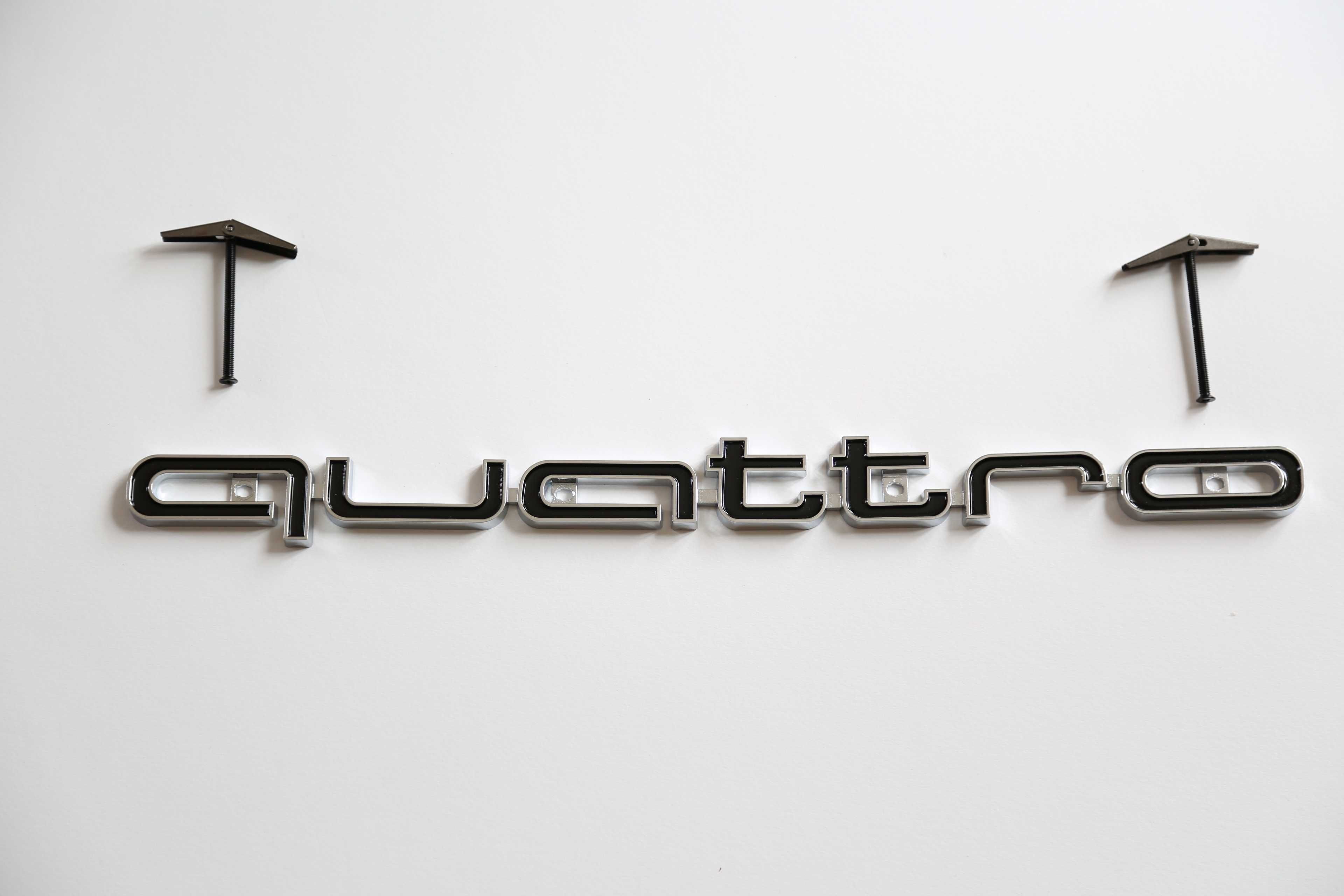 Emblema Quattro 3D grila fata Audi