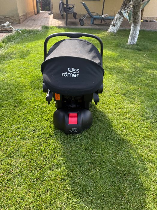 Vând Isofix Britax Römer + scaun auto – 300 lei set