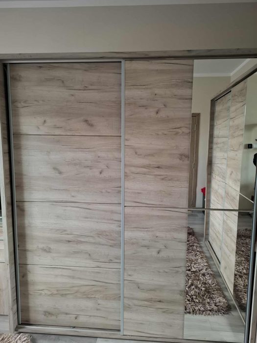 Dulap dormitor in stare foarte buna