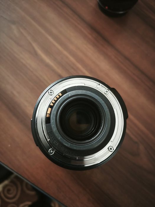 Obiectiv Canon ef-s 18 -200 1:3,5-5,6 IS