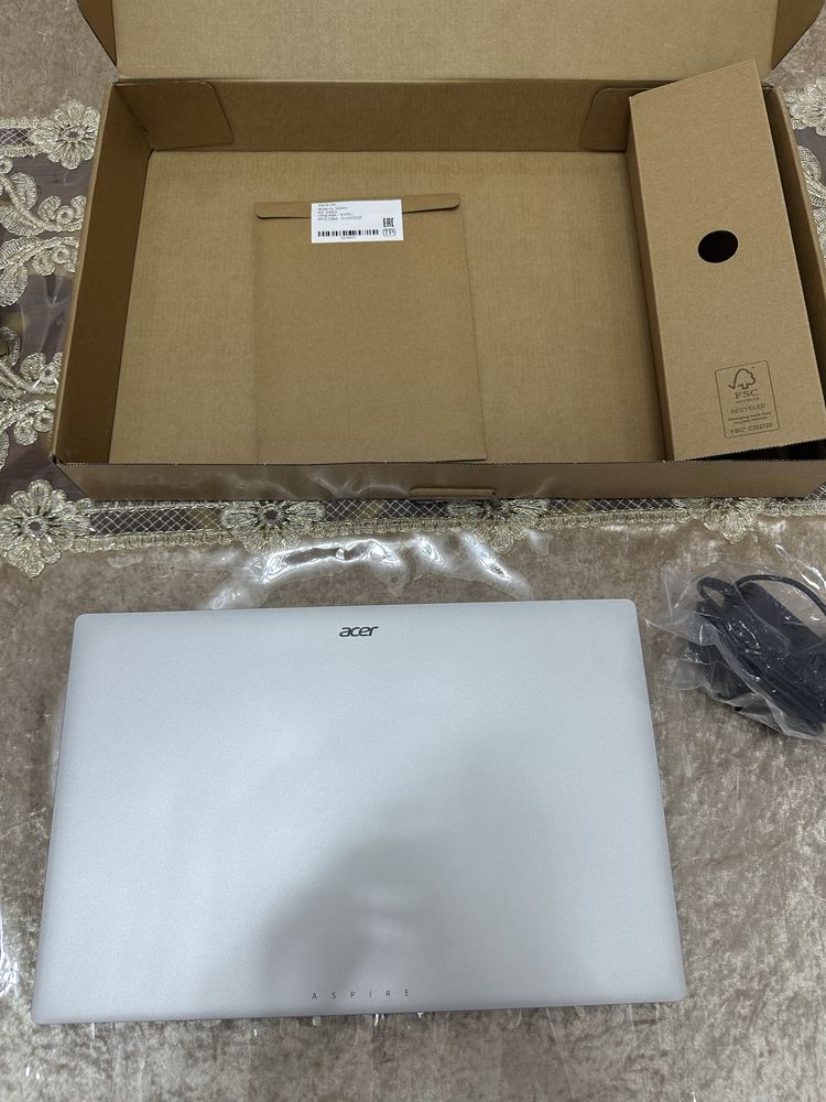 Noutbuk ACER ASPIRE LITE yengi