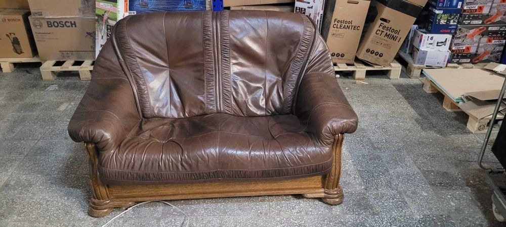 Canapea vintage din lemn si piele naturala 155cm x100 cm latime x95 cm