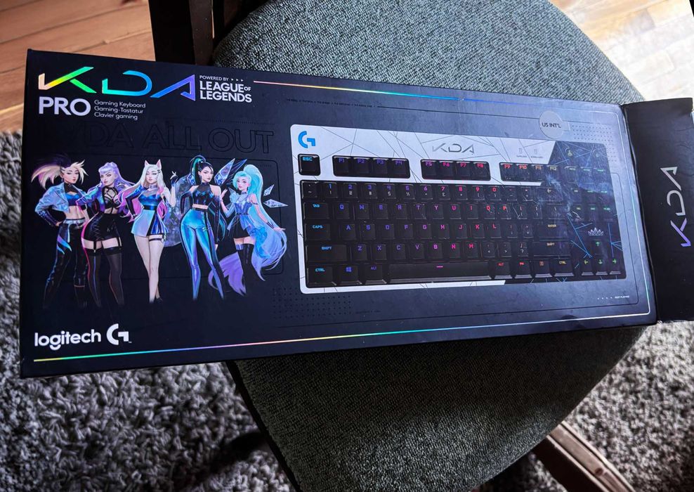 (чисто нова) Logitech G Pro KDA - Геймърска механична клавиатура