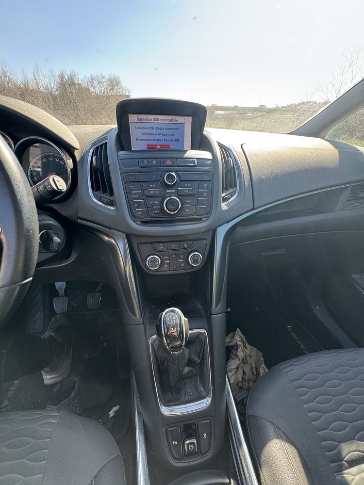 Opel Zafira Tourer 2.0cdti 130hp A20DT НА ЧАСТИ