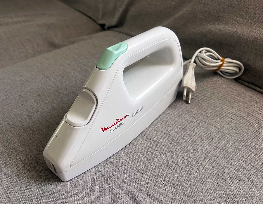 Cuțit electric Moulinex Classic tip 859, 220-240V 100W, aproape nou