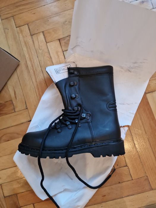 Ghete militare negre din piele naturală, mărimea 40.5