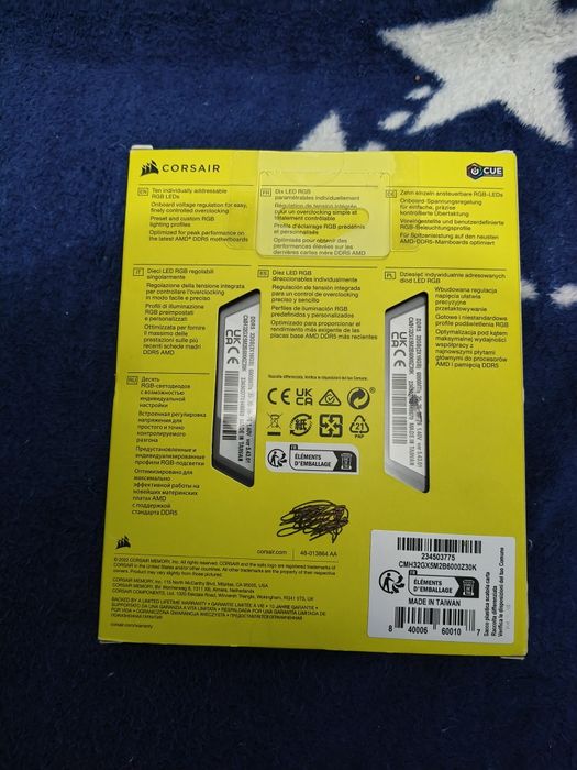 Memorie RAM Corsair Vengeance 32GB DDR5 RGB 6000Mhz pentru AMD Sigilat