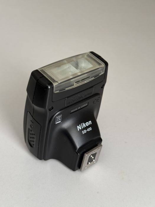 Nikon SB 400 Speedlight