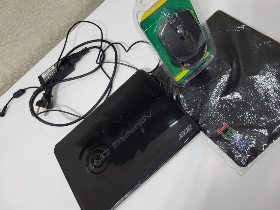 Нетбук Acer Aspire ONE D270
