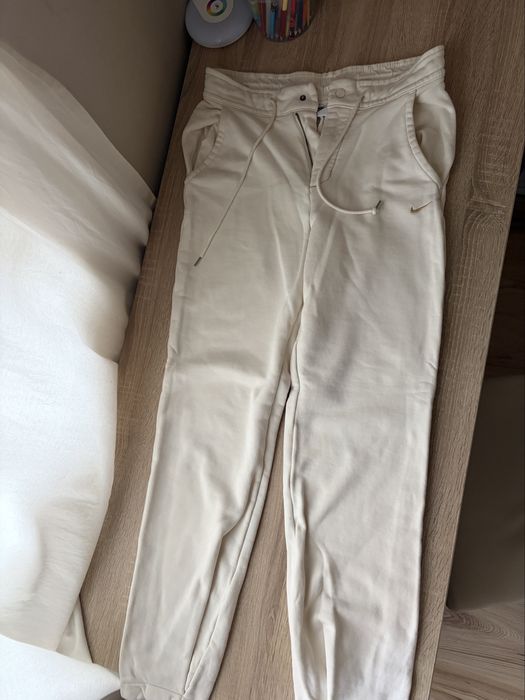 Ново дамско долнище Nike  М