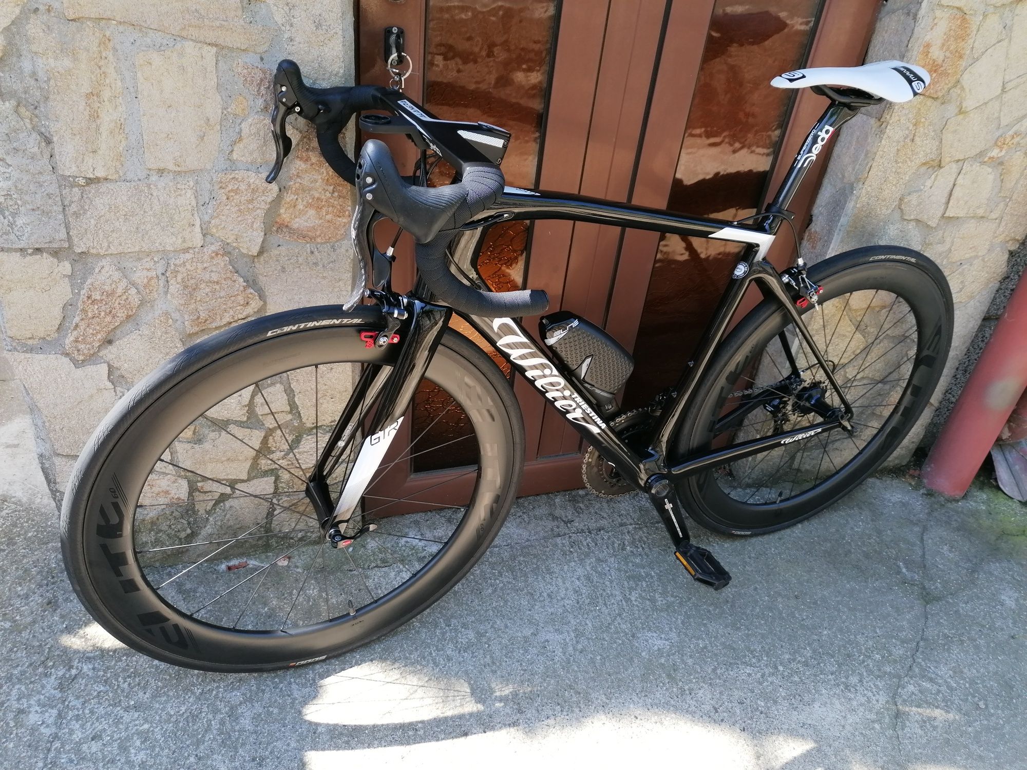 Шосеен WILIER Full Carbon, Campagnolo Record 2*11, като нов!