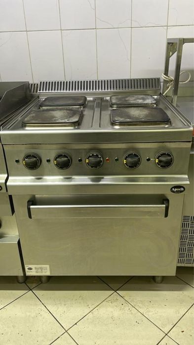 Продам  плиту 4 комфорочная (Италия)