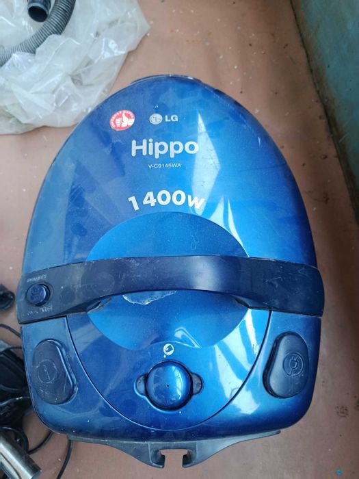 Пылесос моющий LG Hippo 1400W V-C9145WA в полной комплектации