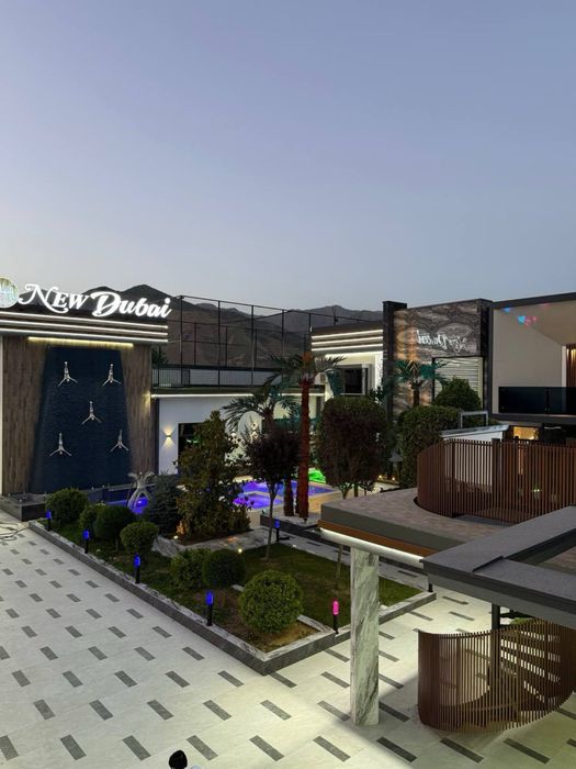 Продается премиальный огромный дача  Дубай