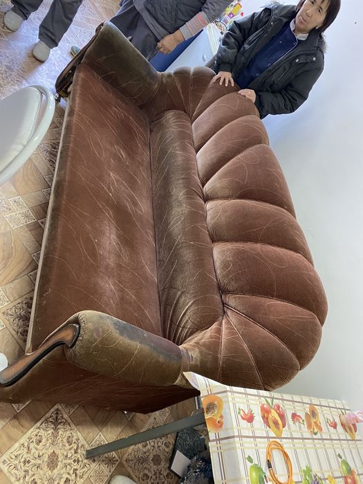 Диван бушный в хорошем состоянии