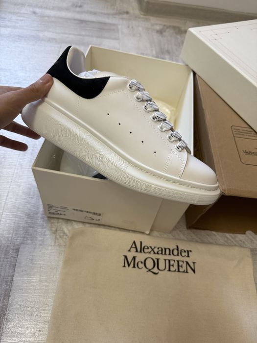 Alexander Mcqueen Black Velvet Tail