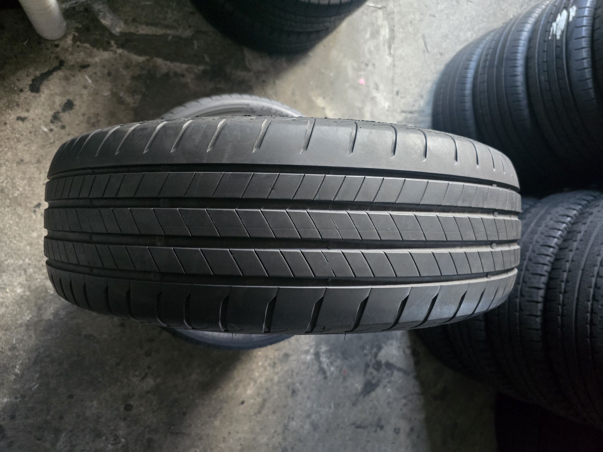 Bridgestone 225/65 R17 102V vară