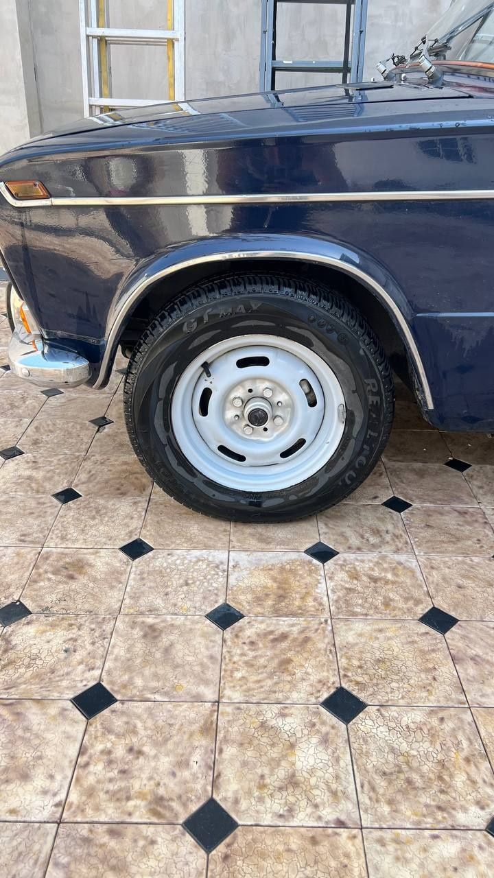 Lada VAZ 2103 jiguli