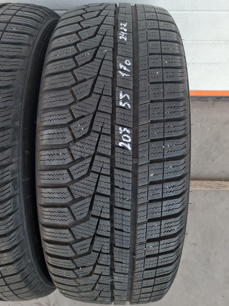 Зимни гуми 2 броя HANKOOK Winter Icept Evo2 205 55 R17 дот 2422