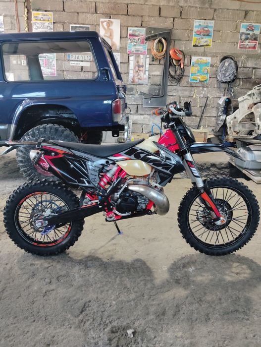 Vând ktm exc 250 six days