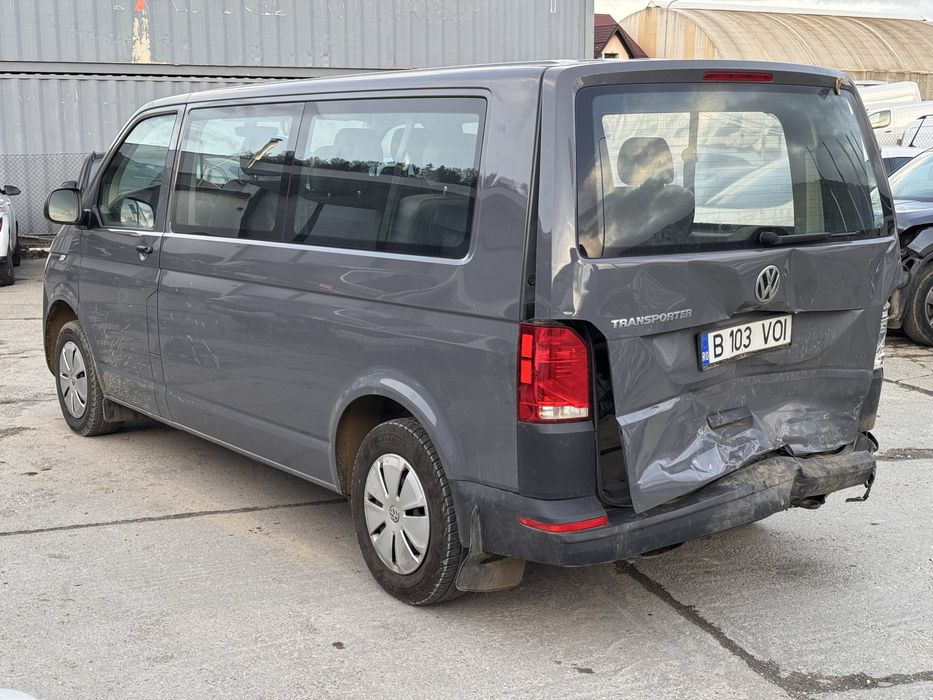 VW Transporter 8+1 T6 2022 2.0 TDI avariat